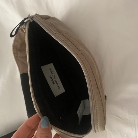 Aritzia Fanny Pack - Picture 3 of 3